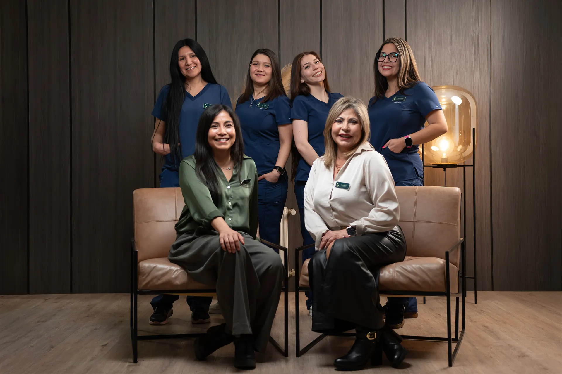 Equipo de gestión y apoyo de Clínica Valdivia