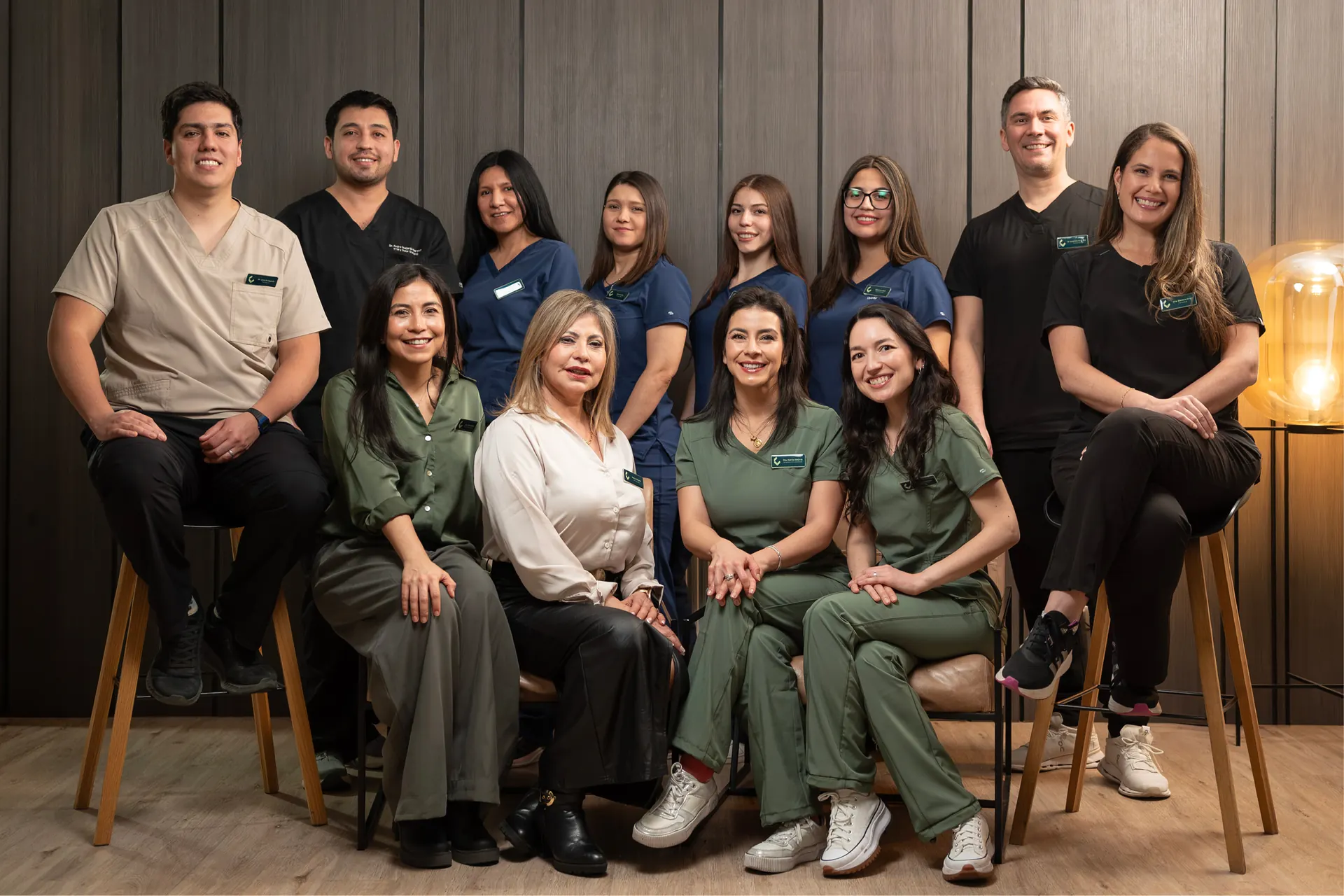Equipo completo de Clínica Valdivia